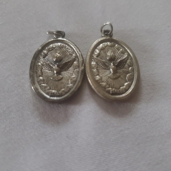 Holy Family - Pewter Medals (2x1.5 cm-0.8x0.6") Lot Of 2 Pendants - Picture 2 of 2